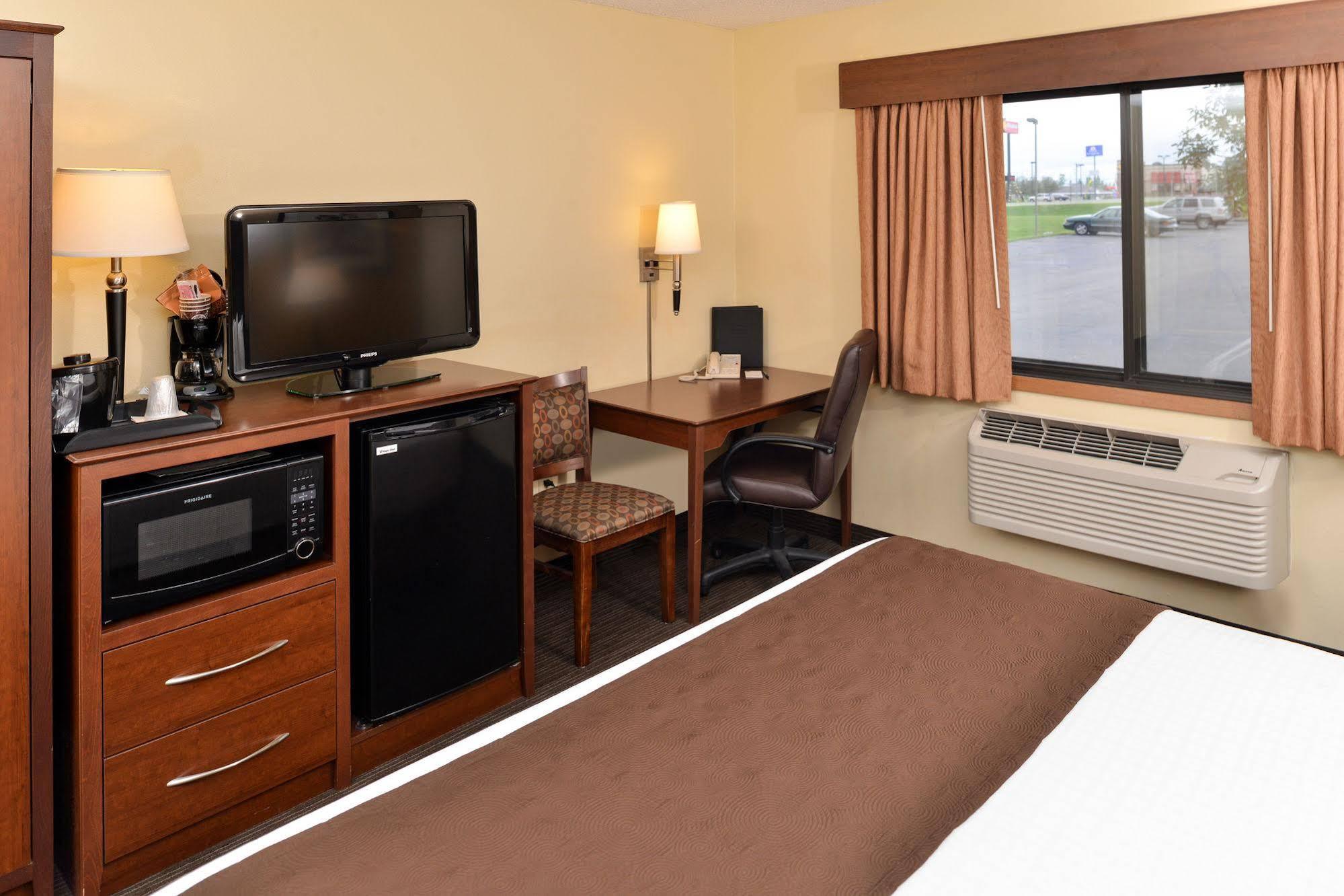 Americinn By Wyndham Fergus Falls Conference Center Ngoại thất bức ảnh