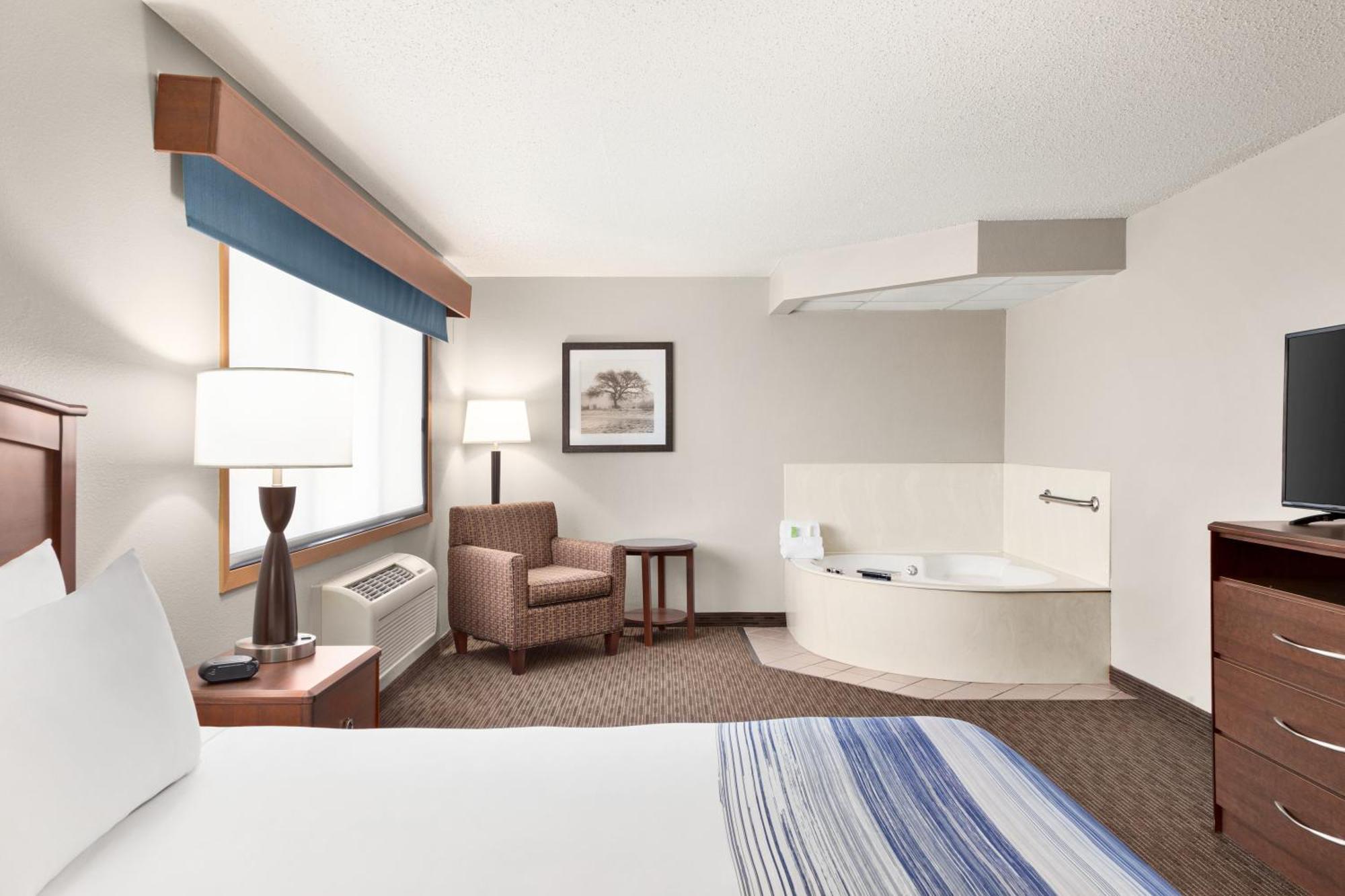 Americinn By Wyndham Fergus Falls Conference Center Phòng bức ảnh