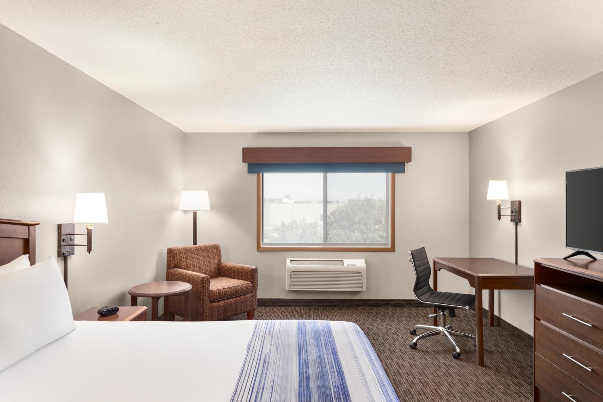 Americinn By Wyndham Fergus Falls Conference Center Phòng bức ảnh